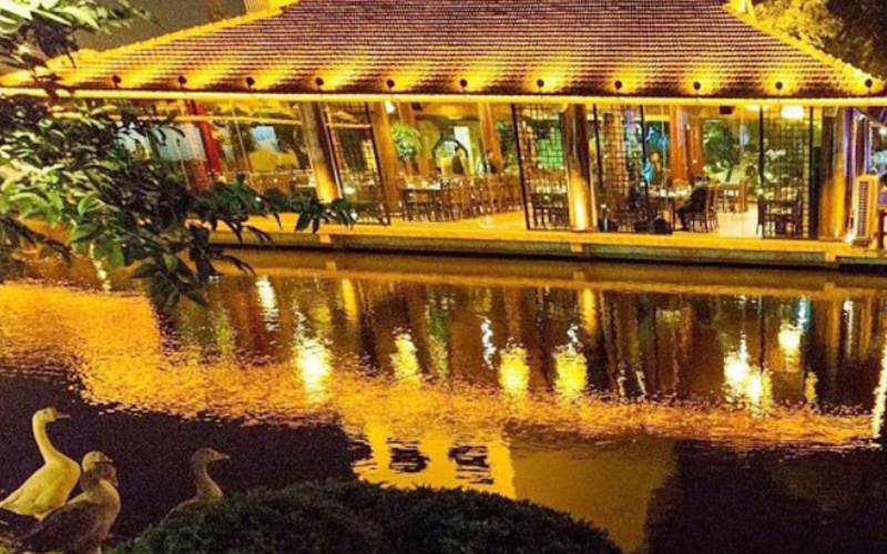 nhà hàng sân vườn đẹp ở Hà Nội-Hương Quê (2)