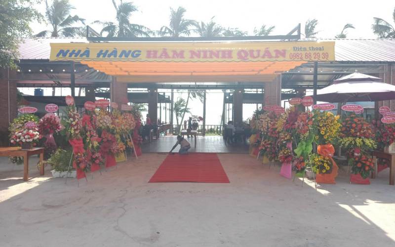 nhà hàng hải sản ngon ở Phú Quốc - Hàm Ninh Quán (1)